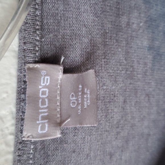 Chico's Women's Tunic Top Multicolor Gray Rose Button Sleeve Crew Pocket Size OP - Picture 8 of 8